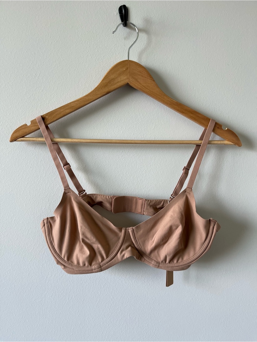 SKIMS Fits Everybody Unlined Demi Bra 36C NWT Sienna
